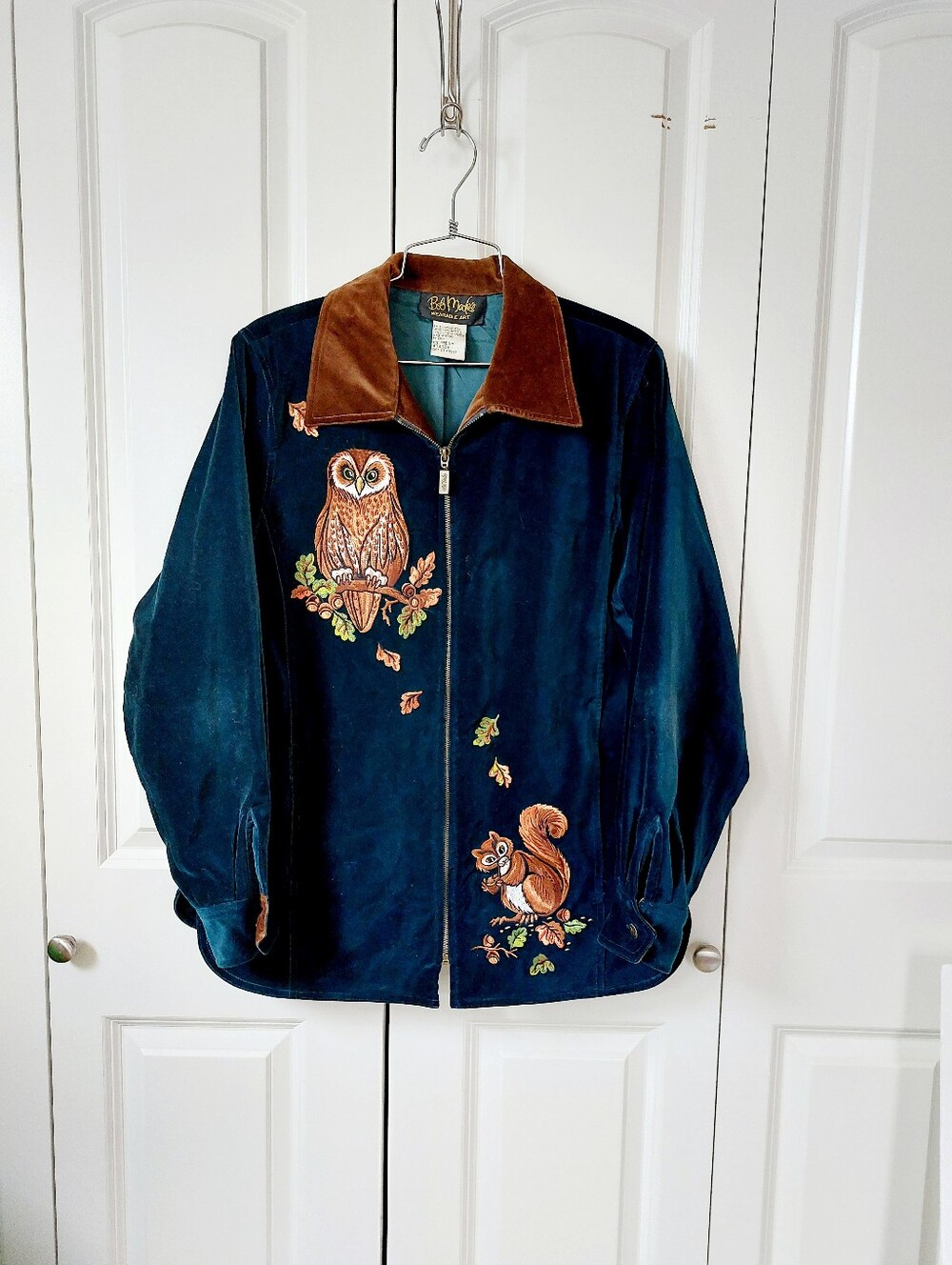 Green Velvet Barn Jacket with Owl & Squirrel Medium Bob Mackie 80s Wildlife Gran